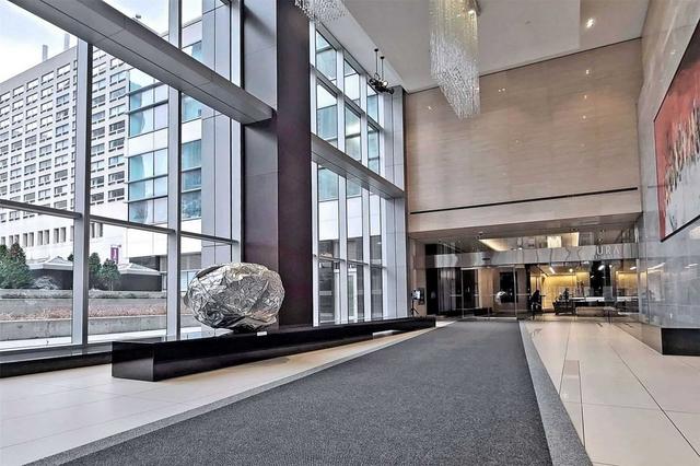 4715 - 386 Yonge St, Condo with 2 bedrooms, 2 bathrooms and 1 parking in Toronto ON | Image 29