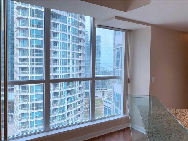 1813 - 208 Queens Quay W, Condo with 1 bedrooms, 1 bathrooms and 0 parking in Toronto ON | Image 11