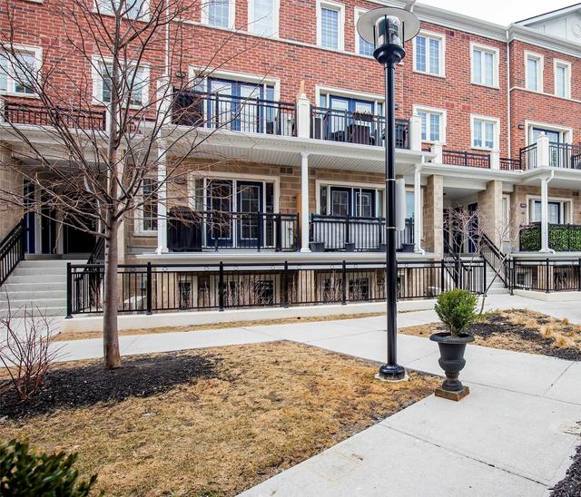 e17 - 26 Bruce St, Townhouse with 2 bedrooms, 2 bathrooms and 1 parking in Vaughan ON | Image 1