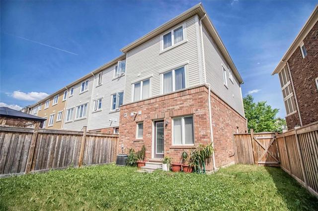 86 Lathbury St, House attached with 4 bedrooms, 4 bathrooms and 1 parking in Brampton ON | Image 20
