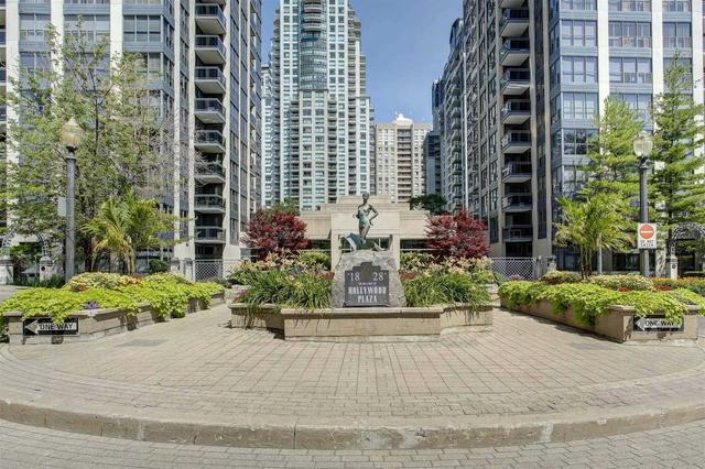 603 - 28 Hollywood Ave, Condo with 2 bedrooms, 2 bathrooms and 2 parking in Toronto ON | Image 12