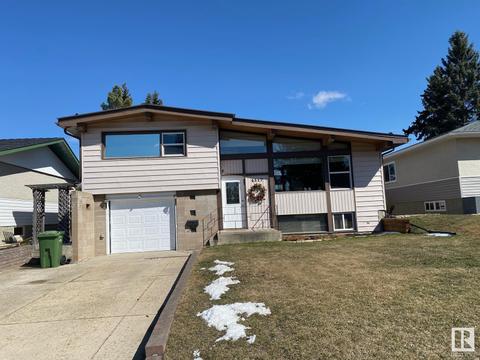 4317 53a St, House detached with 3 bedrooms, 2 bathrooms and 3 parking in Wetaskiwin AB | Card Image