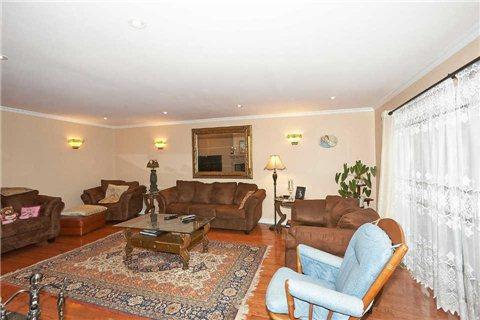 356 Karen Park Cres, House detached with 3 bedrooms, 2 bathrooms and 4 parking in Mississauga ON | Image 8