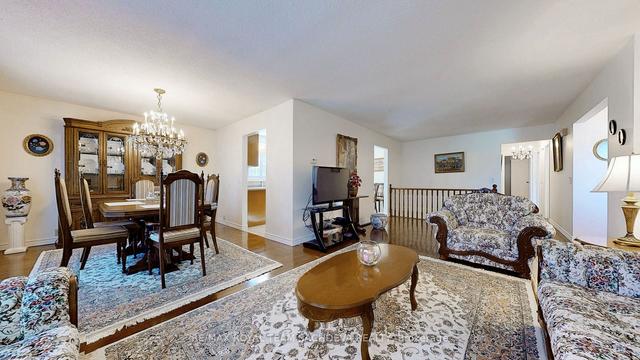 136 Fawcett Tr, House detached with 3 bedrooms, 2 bathrooms and 5 parking in Toronto ON | Image 35
