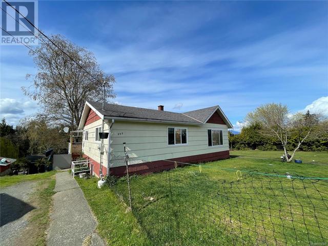 860 Greenwood St, House detached with 3 bedrooms, 1 bathrooms and 4 parking in Campbell River BC | Image 3
