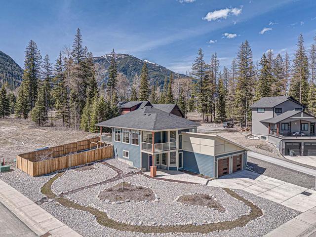 2264 Black Hawk Drive, House detached with 3 bedrooms, 3 bathrooms and null parking in Sparwood BC | Image 66