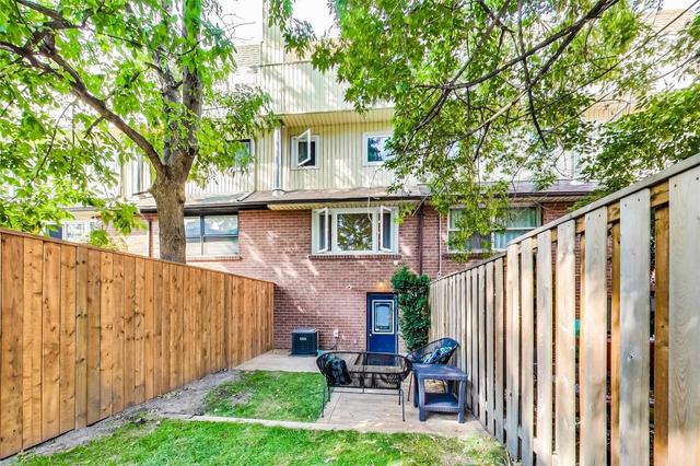 19 Sydenham St, House attached with 3 bedrooms, 3 bathrooms and 2 parking in Toronto ON | Image 18