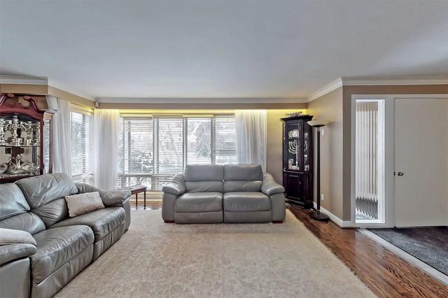 16 Stormont Ave, House detached with 4 bedrooms, 4 bathrooms and 4 parking in Toronto ON | Image 36