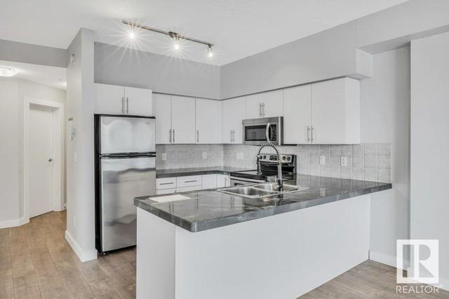 1605 - 10136 104 St Nw, Condo with 2 bedrooms, 2 bathrooms and null parking in Edmonton AB | Image 9