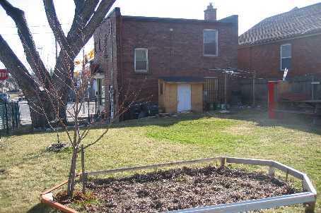 604 Oakwood Ave, House detached with 2 bedrooms, 1 bathrooms and 2 parking in Toronto ON | Image 8