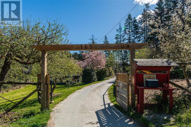 165 Booth Rd, House detached with 3 bedrooms, 2 bathrooms and 4 parking in Saltspring Island BC | Image 2