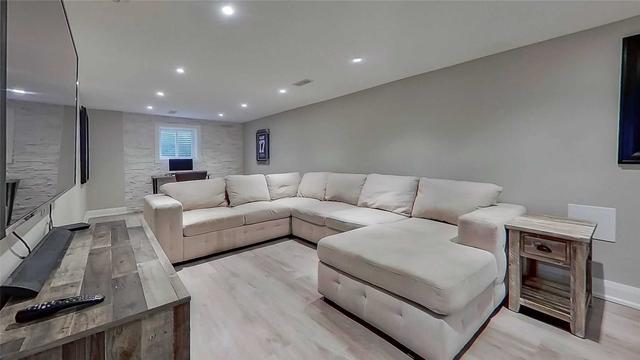 101 Fran Dr, House detached with 3 bedrooms, 2 bathrooms and 8 parking in Vaughan ON | Image 15