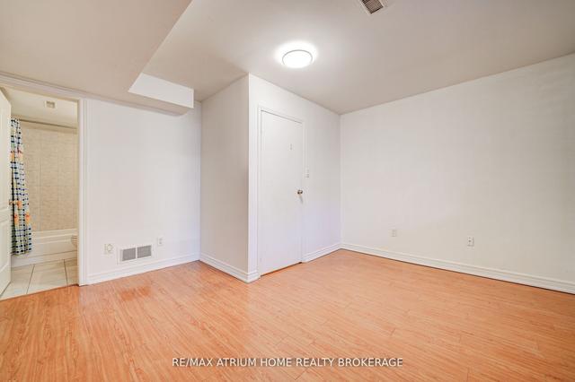 32c Oxford St, House attached with 3 bedrooms, 4 bathrooms and 2 parking in Toronto ON | Image 25
