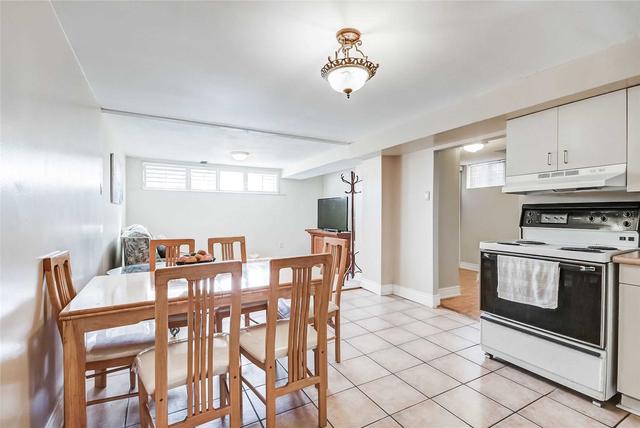 8 Chateau Crt, House semidetached with 3 bedrooms, 2 bathrooms and 7 parking in Toronto ON | Image 17