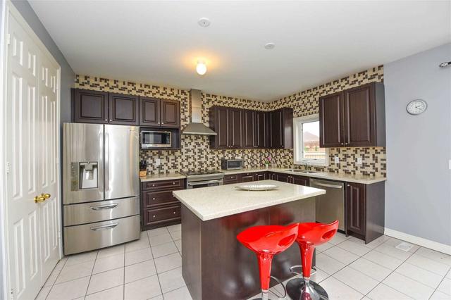 147 Latania Blvd, House detached with 4 bedrooms, 6 bathrooms and 6 parking in Brampton ON | Image 8