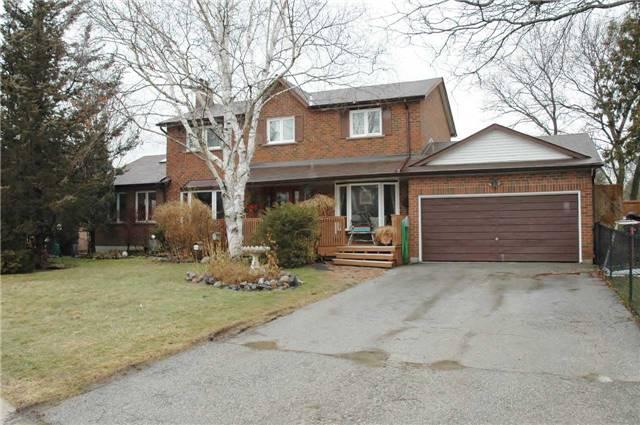 865 Columbia Crt, House detached with 4 bedrooms, 3 bathrooms and 4 parking in Newmarket ON | Image 1