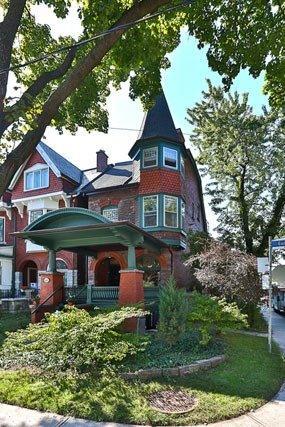 646 Euclid Ave, House detached with 5 bedrooms, 4 bathrooms and 2 parking in Toronto ON | Image 1