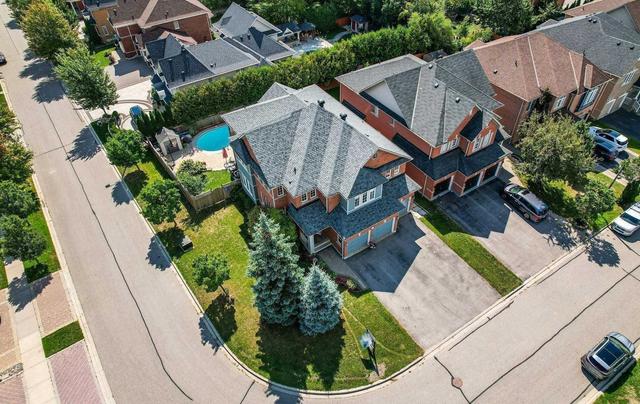 40 Splendor Dr, House detached with 5 bedrooms, 5 bathrooms and 9 parking in Whitby ON | Image 23