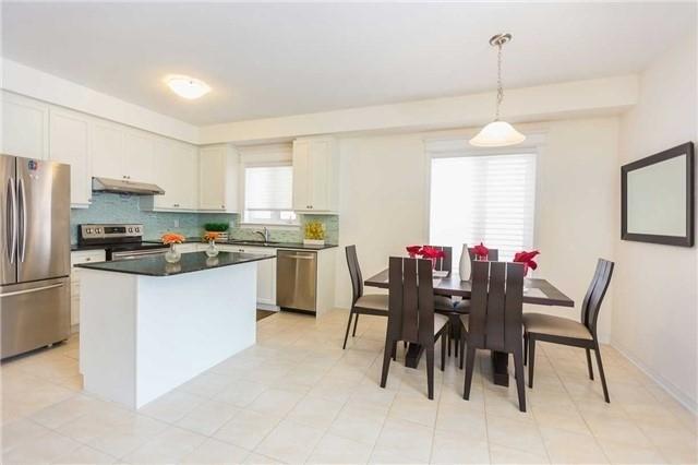 213 Paradelle Dr, House detached with 3 bedrooms, 3 bathrooms and 2 parking in Richmond Hill ON | Image 6