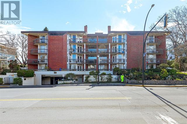 107 - 2119 Oak Bay Ave, Condo with 2 bedrooms, 2 bathrooms and 1 parking in Oak Bay BC | Image 2