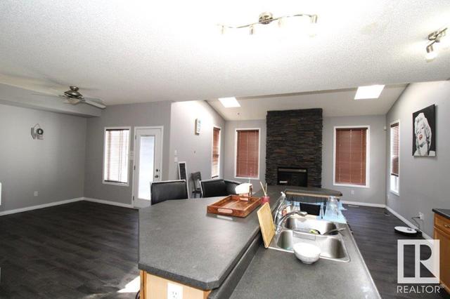 2616 Marion Pl Sw, House detached with 5 bedrooms, 3 bathrooms and null parking in Edmonton AB | Image 6