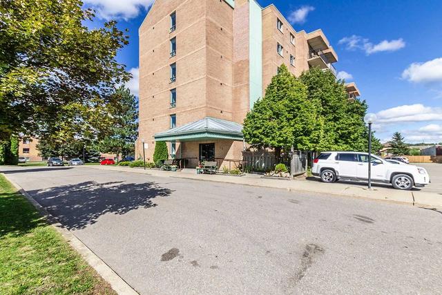 13 - 16 Fourth St, Condo with 2 bedrooms, 1 bathrooms and 1 parking in Orangeville ON | Image 1