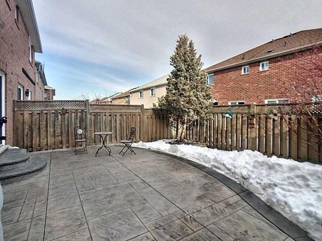 67 Tanglemere Cres, House semidetached with 3 bedrooms, 3 bathrooms and 3 parking in Brampton ON | Image 18