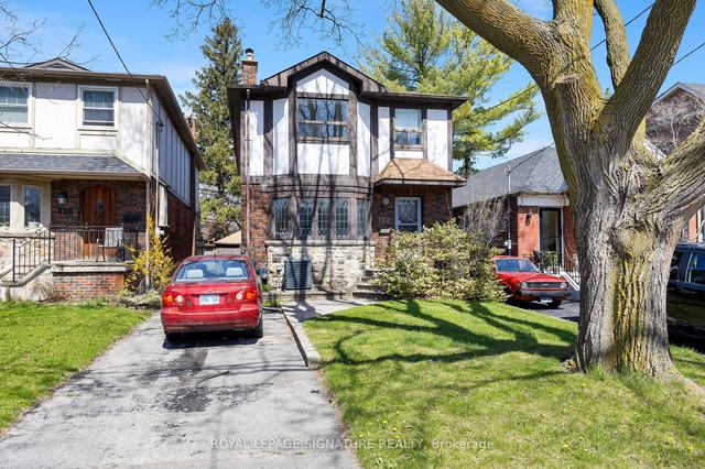 130 Parkhurst Blvd, House detached with 4 bedrooms, 3 bathrooms and 3 parking in Toronto ON | Image 1