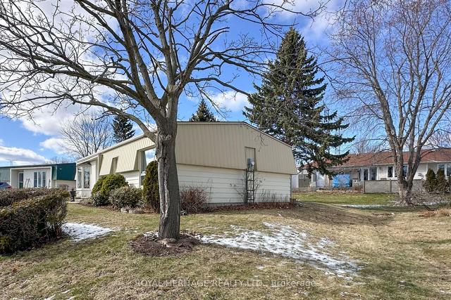 19 Cabot Crt, House detached with 2 bedrooms, 2 bathrooms and 2 parking in Clarington ON | Image 23