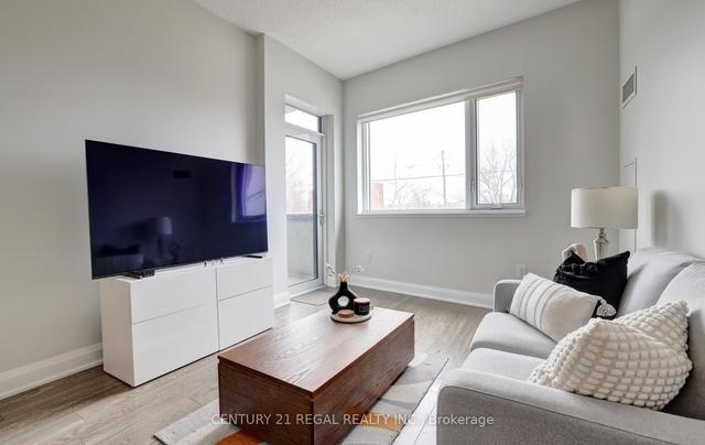 204 - 2800 Keele St, Condo with 2 bedrooms, 2 bathrooms and 1 parking in Toronto ON | Image 3