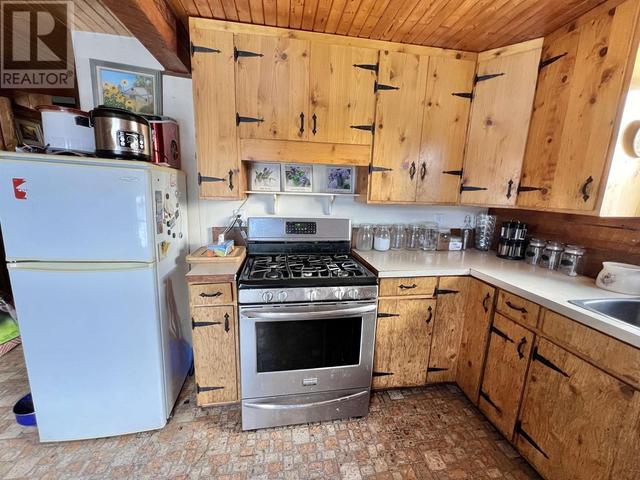 9990 Kishkan Road, House detached with 4 bedrooms, 1 bathrooms and null parking in Cariboo I BC | Image 17