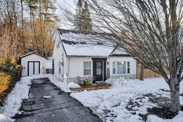 104 Mercer St, House detached with 2 bedrooms, 2 bathrooms and 5 parking in Hamilton ON | Image 1