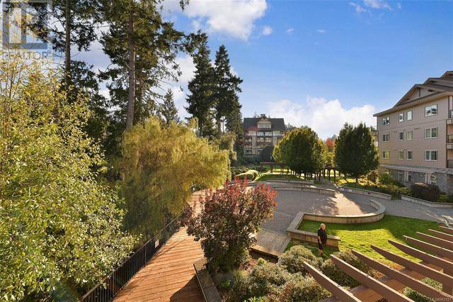 220 - 1325 Bear Mountain Pkwy, Condo with 2 bedrooms, 2 bathrooms and 1 parking in Langford BC | Image 40