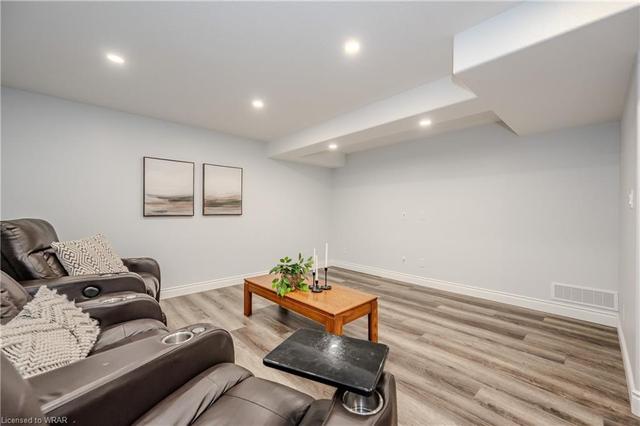 210 Hawkswood Drive, House detached with 4 bedrooms, 3 bathrooms and 4 parking in Kitchener ON | Image 33