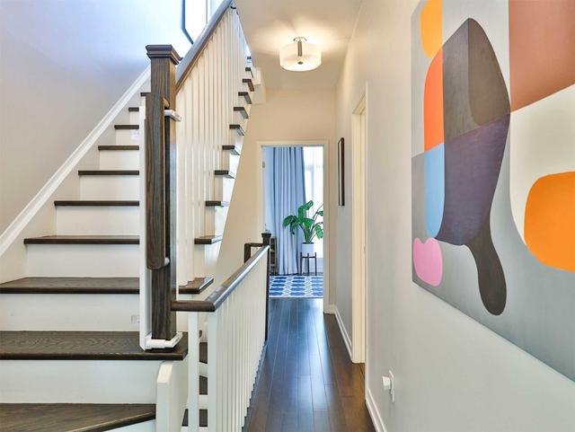 37 Verral Ave, Townhouse with 3 bedrooms, 3 bathrooms and 1 parking in Toronto ON | Image 5