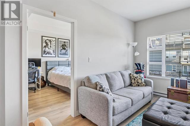 406 - 3333 Glasgow Ave, Condo with 2 bedrooms, 2 bathrooms and 1 parking in Saanich BC | Image 6