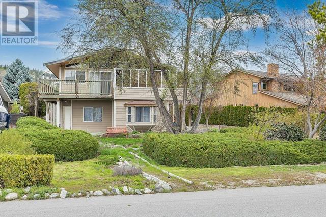 1566 Pritchard Drive, House detached with 6 bedrooms, 2 bathrooms and 4 parking in West Kelowna BC | Image 1