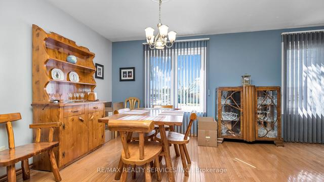 4 Eastwood Crt, House detached with 3 bedrooms, 2 bathrooms and 5 parking in Brampton ON | Image 36