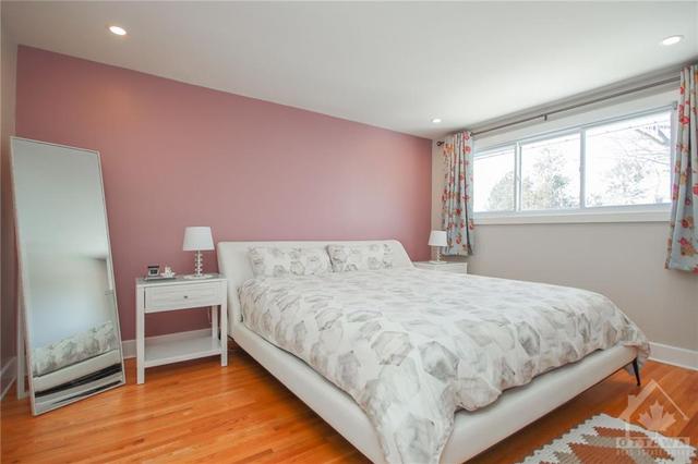 71 Woodmount Crescent, Home with 4 bedrooms, 2 bathrooms and 3 parking in Ottawa ON | Image 11