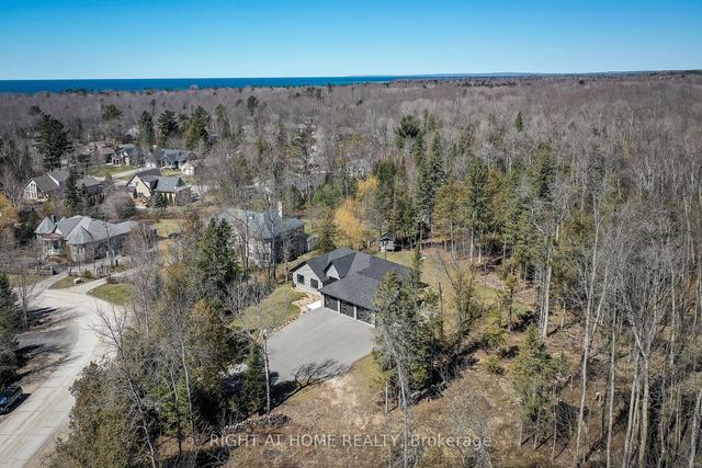 19 Twin Pines Dr W, House detached with 3 bedrooms, 3 bathrooms and 13 parking in Wasaga Beach ON | Image 5