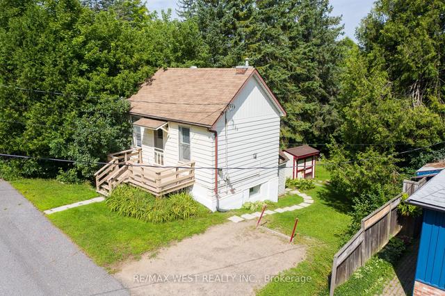 4 Duncan St E, House detached with 1 bedrooms, 2 bathrooms and 1 parking in Huntsville ON | Image 7