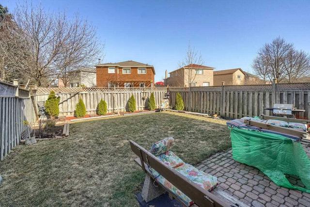 7 Wayne Nicol Dr, House detached with 3 bedrooms, 3 bathrooms and 5 parking in Brampton ON | Image 28