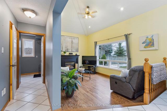 39 Abbeywood Cres, House detached with 3 bedrooms, 4 bathrooms and 4 parking in Guelph ON | Image 36