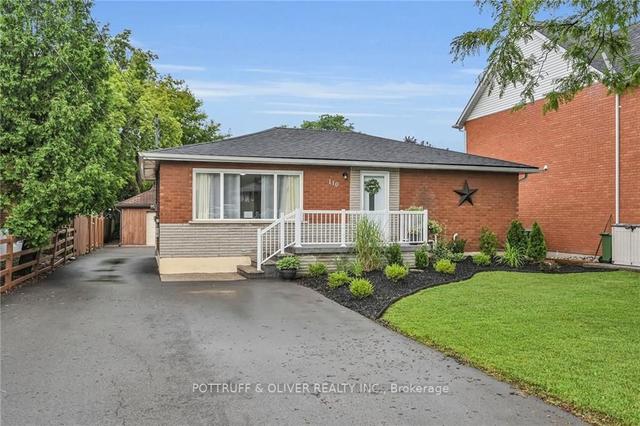 110 Deschene Ave, House detached with 2 bedrooms, 2 bathrooms and 6 parking in Hamilton ON | Image 1