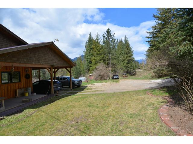 8481 Highway 6, House detached with 5 bedrooms, 2 bathrooms and null parking in Central Kootenay H BC | Image 50