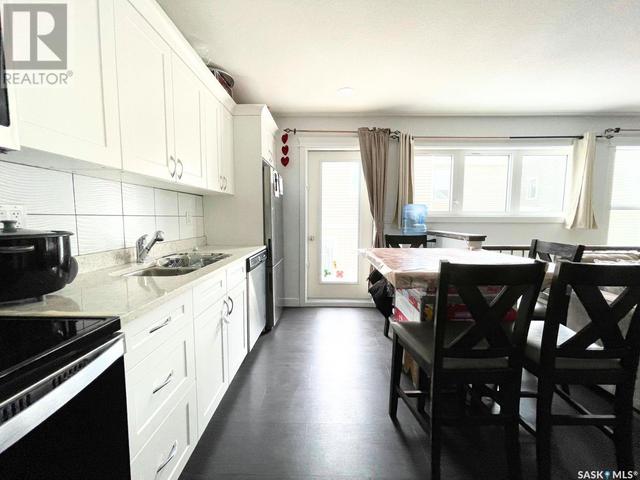 3 - 401 L Avenue S, House attached with 2 bedrooms, 1 bathrooms and null parking in Saskatoon SK | Image 11