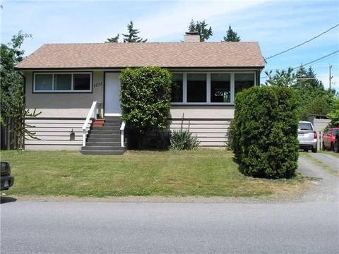 1272 Nelson St, House detached with 2 bedrooms, 2 bathrooms and 6 parking in Nanaimo BC | Card Image