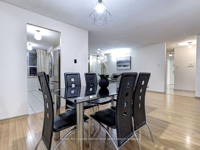 910 - 15 Kensington Rd, Condo with 2 bedrooms, 1 bathrooms and 1 parking in Brampton ON | Image 8