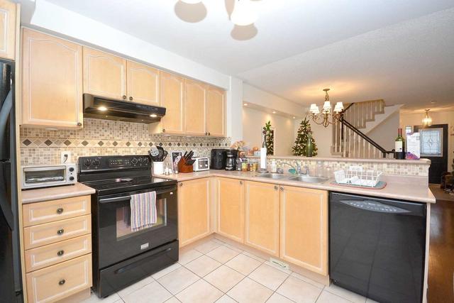 2157 Baronwood Dr, House attached with 3 bedrooms, 2 bathrooms and 3 parking in Oakville ON | Image 5