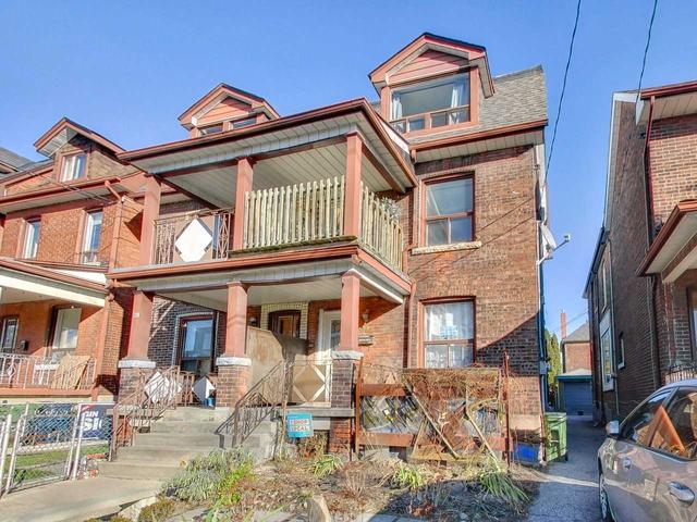 855 Shaw St, House semidetached with 5 bedrooms, 4 bathrooms and 1 parking in Toronto ON | Image 1